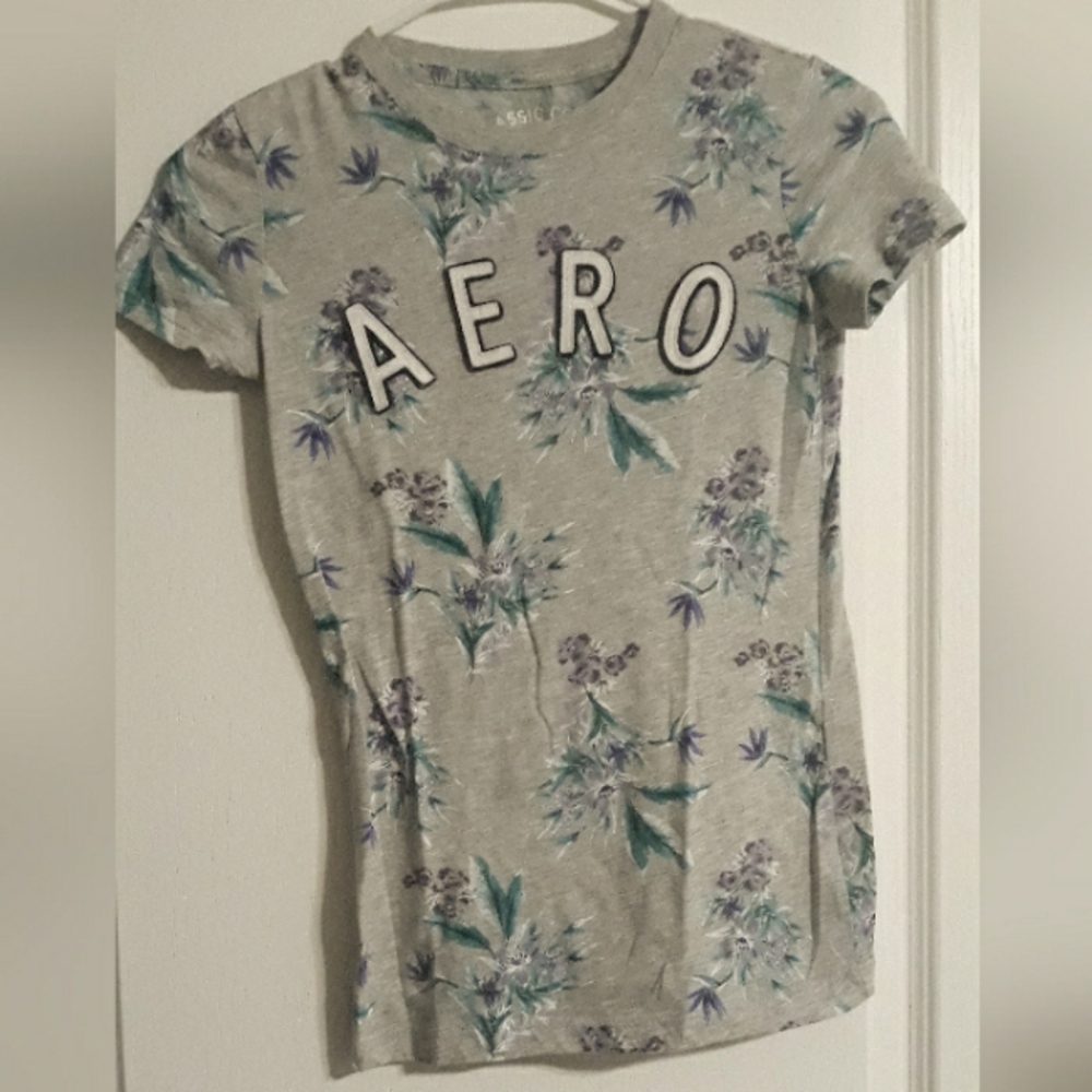 Aeropostale grey floral t-shirt